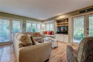 St. Andrews Common - Two Bedroom Condo - 1758, Hilton Head Island