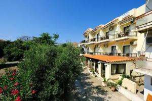 Poseidon Hotel, Mirina