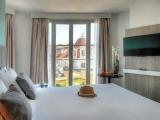 Standard Double room with city view