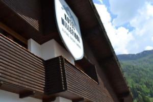 Hotell Millefiori- Alpine Event Lodge, Valtournenche