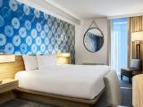 Deluxe District 3 Pet Stay room