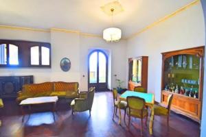 Villa la Timpa, Acireale