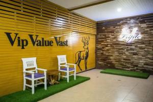 The Triple V, Roi Et