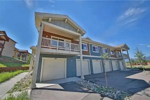 Sterling Pointe 3-304 Condo, Fraser