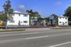 May-Dee Suites in Florida, Hollywood