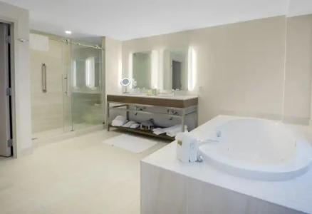 DoubleTree by Hilton Niagara Falls New York - 9