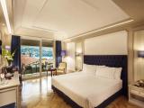 Deluxe room with lake view