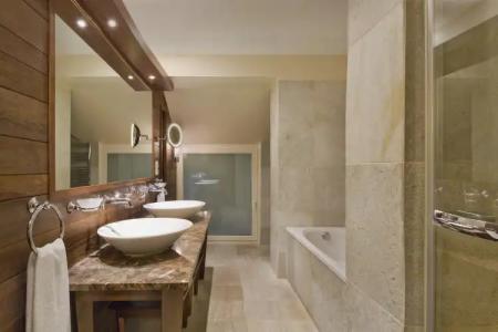 Mamaison Le Regina Boutique - 8