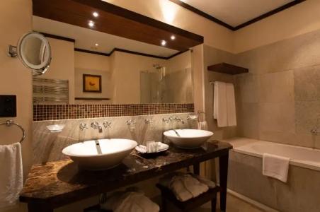 Mamaison Le Regina Boutique - 9