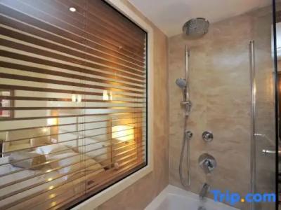 Alexander The Great Beach - 245