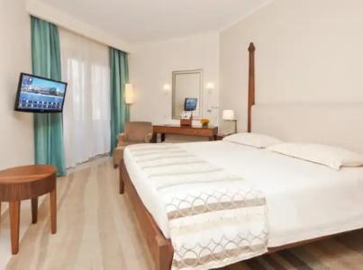 Alexander The Great Beach - 181