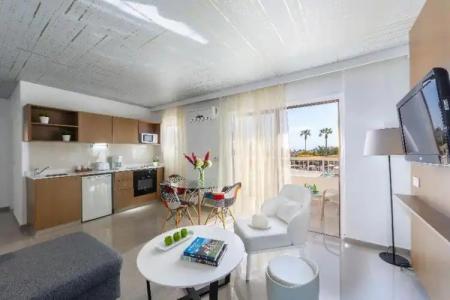 The King Jason Paphos - Designed for Adults by Louiss - 113