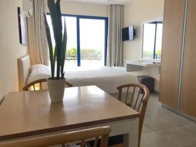 Vrachia Beach & Suites - Adults Only - 1