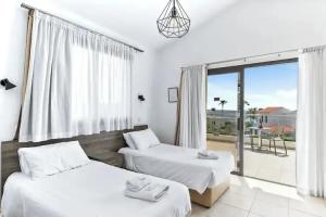 Platzia Beach Villas, Paphos