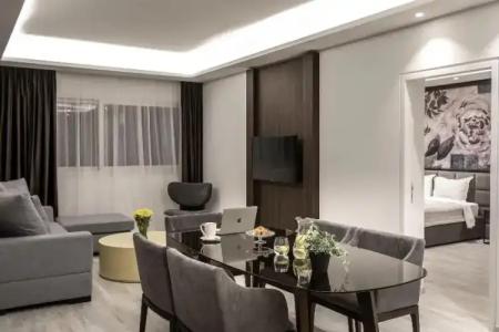 Almond Business - 196