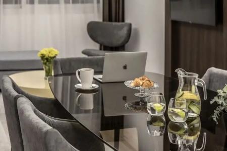 Almond Business - 183