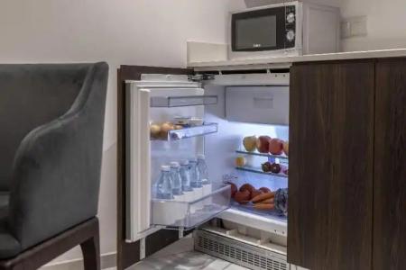 Almond Business - 89