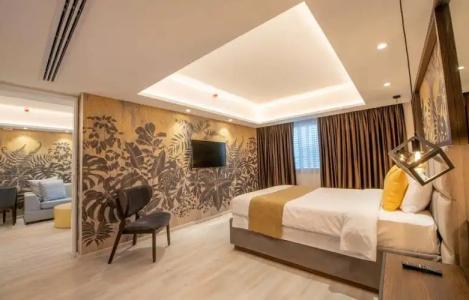 Almond Business - 114