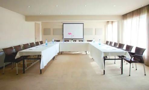 Almond Business - 18