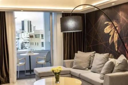 Almond Business - 90