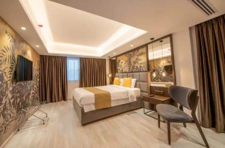 Almond Business - 110