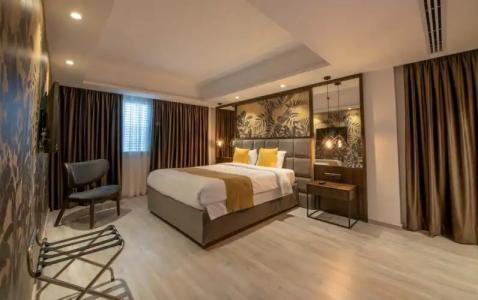 Almond Business - 115