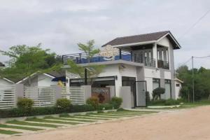 Sandy Clay Bungalows Hotel, Sihanoukville