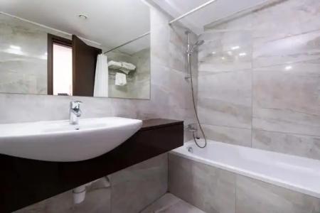 Livadhiotis City - 10