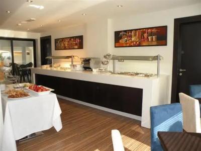 Livadhiotis City - 11