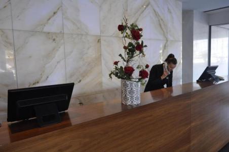 Sun Hall Beach Apartments - 18