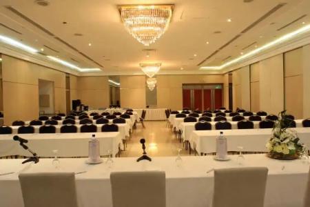 Sun Hall Beach Apartments - 14