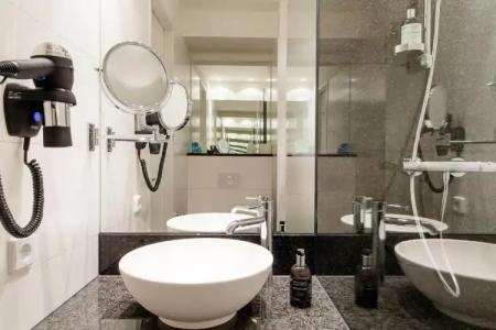 Motel One Berlin-Upper West - 8