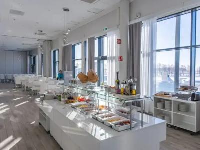 Seaside Glass Villas - 10