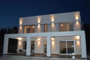 Villa Kefalonian Dream, Minia