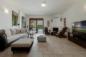 Villa «Emma», Gerani