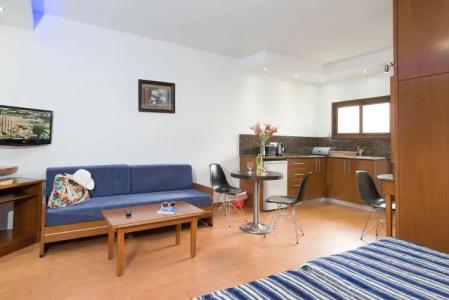 Loutsiana Deluxe Apts - 33