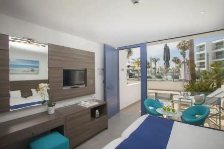 Limanaki Beach & Suites - 133