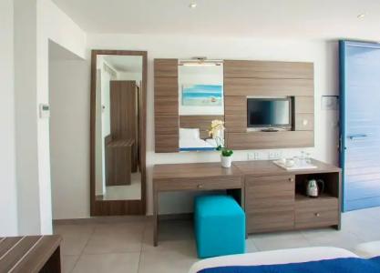 Limanaki Beach & Suites - 142