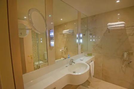 Adams Beach & Spa - 8