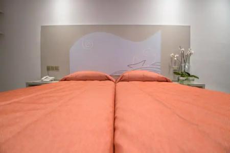 Nicholas Color - 104