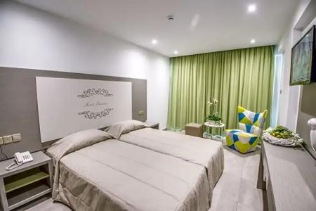 Nicholas Color - 115