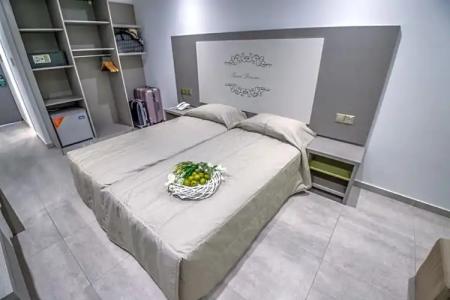 Nicholas Color - 114