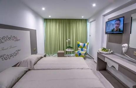 Nicholas Color - 120