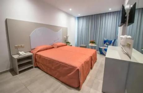 Nicholas Color - 123