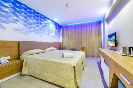 Tasia Maris Oasis - 101