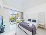Double room with pool view