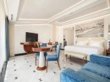 Double Garamond Junior Suite