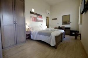 EOS Room and Breakfast, Iglesias