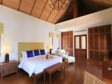 Honeymoon Villa with garden view