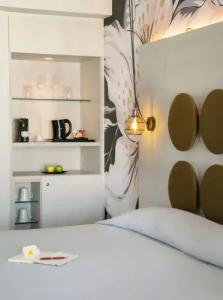 Vangelis & Suites - 60